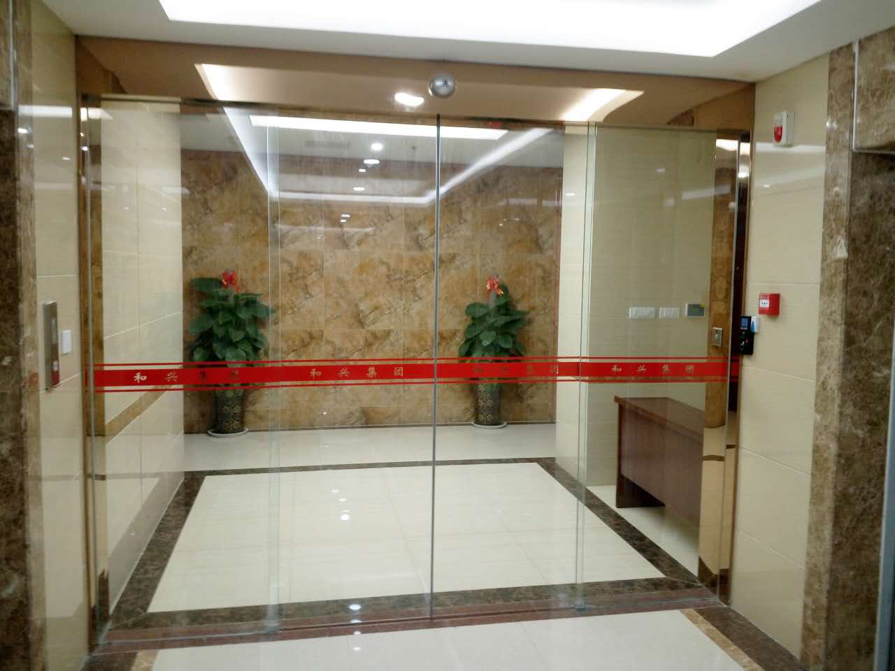 玻璃自動(dòng)感應(yīng)門(mén)